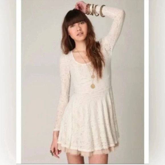 Free People Dresses & Skirts - Free People Cream Victorian Loves Lace Dress